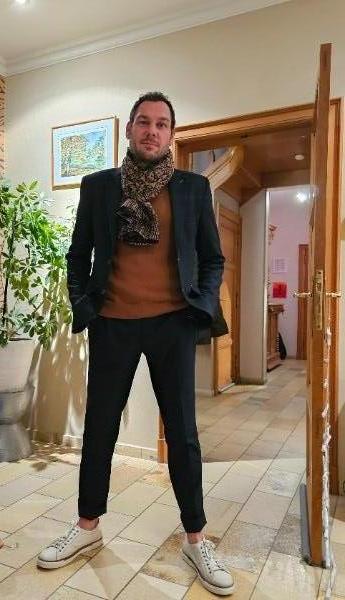 Comment créer un style vestimentaire moderne homme dans la région de Mons ? 