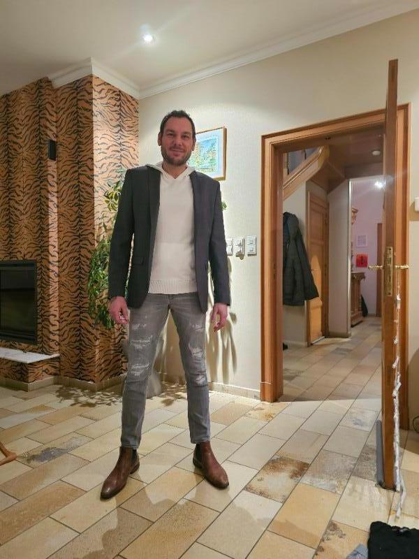 Comment créer un style vestimentaire moderne homme dans la région de Mons ? 